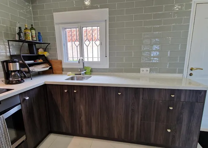 Stilfullt Naera Pool Och Strand. * Nerja