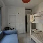 度假居 Stilfullt Naera Pool Och Strand. 内尔哈