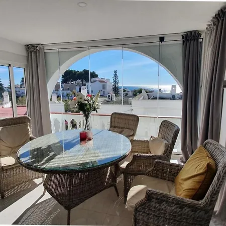 Stilfullt Naera Pool Och Strand. Будинок відпочинку *