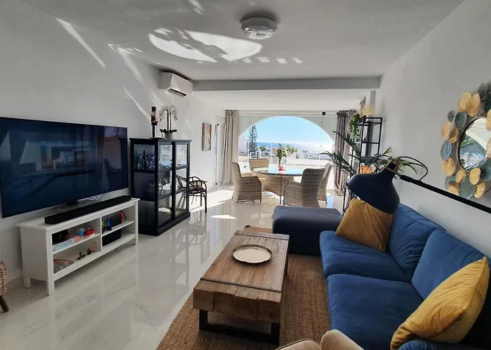 Stilfullt Naera Pool Och Strand. * Nerja